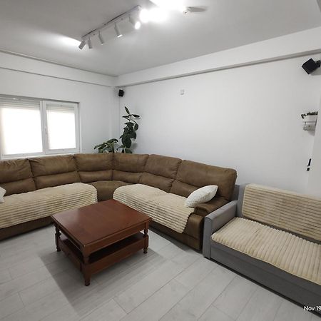 Apartament 3 Beds Apartment Dudu Bagian luar foto