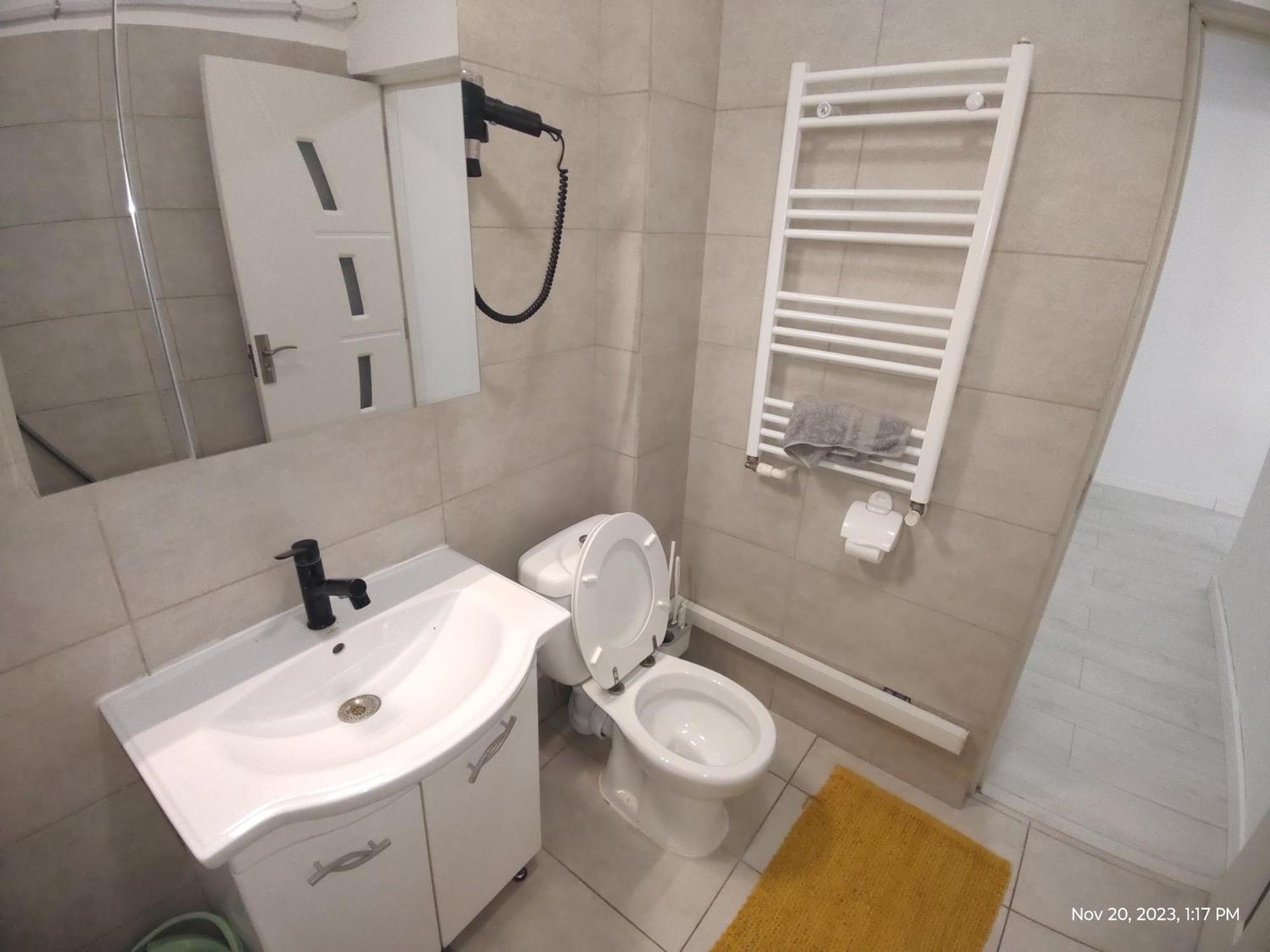 Apartament 3 Beds Apartment Dudu Bagian luar foto